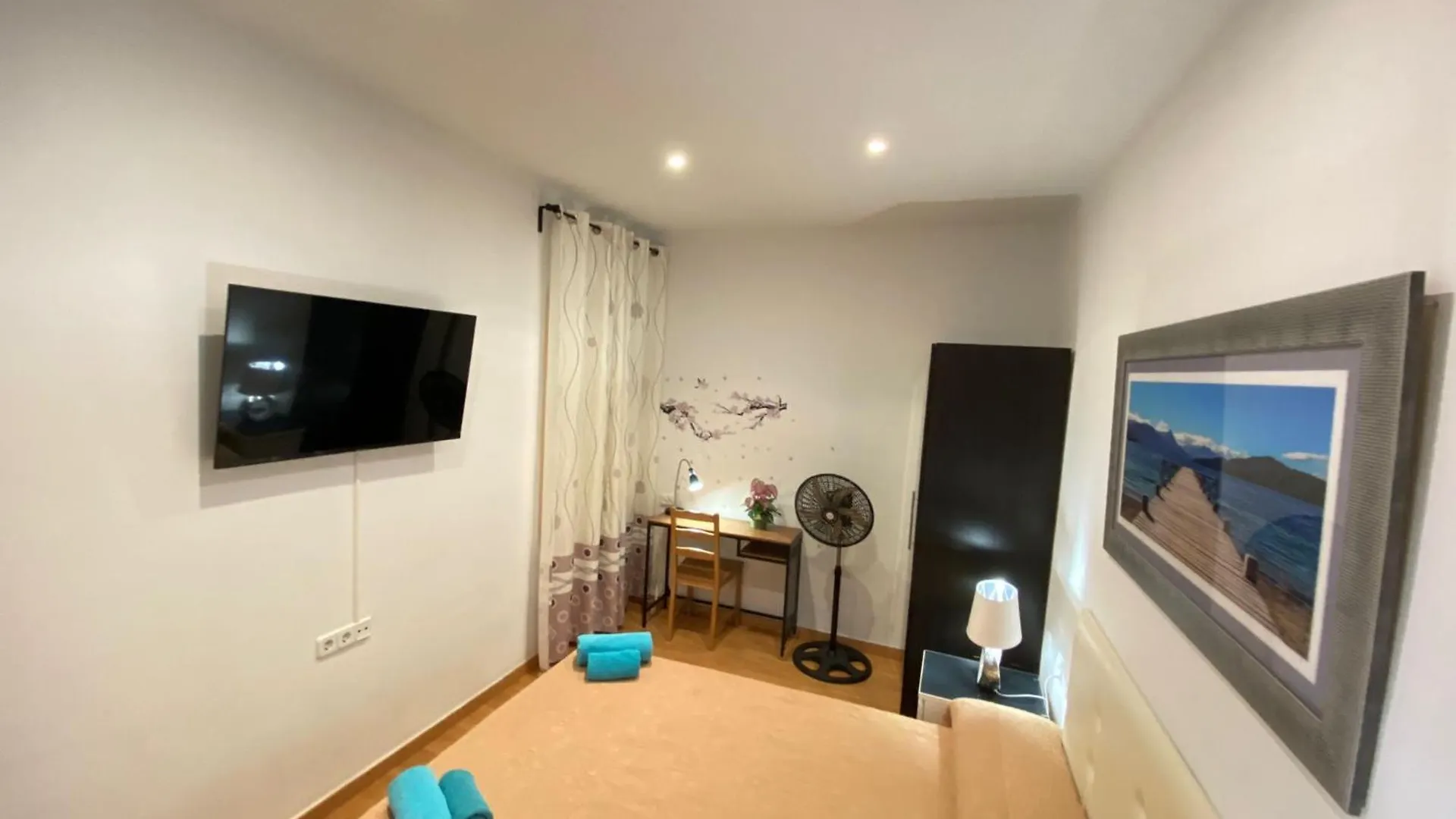 Bed & Breakfast Mallorca Rooms Barcelona Spain